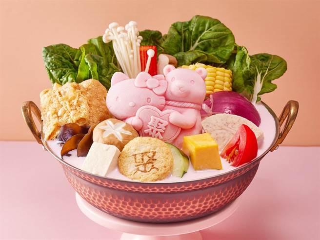 12月31日前内用消费任一主餐加价99元，即能享用期间限定聚萌粉红牛奶锅。 (王品集团提供)