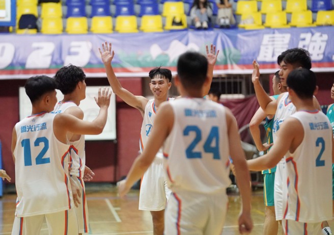 侨光行流成为富邦人寿勇士系际冠军杯最多金杯球队。（大专体总提供）