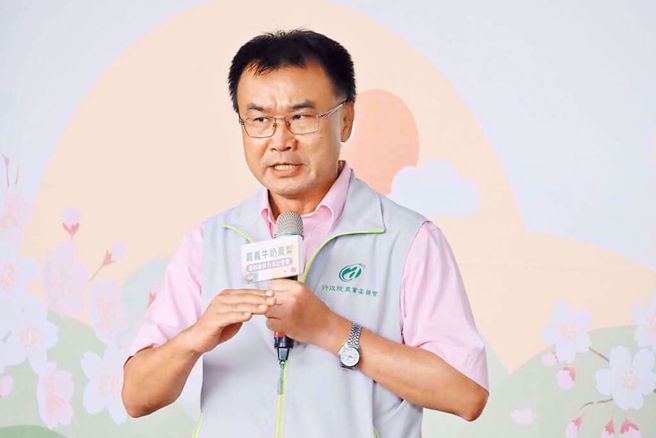 农业部长陈吉仲从超思进口巴西蛋争议爆出至今，未能把相关质疑解释清楚，17日请辞后仍留下谜团。（中时资料照）