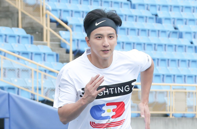 杨奇煜日前在市集摆摊。（图／中时资料照）