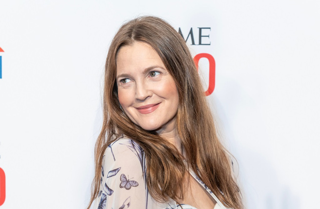 48岁女星茱儿芭莉摩近期因在工会罢工期间復工，导致许多工会成员不满。（图／shutterstock）