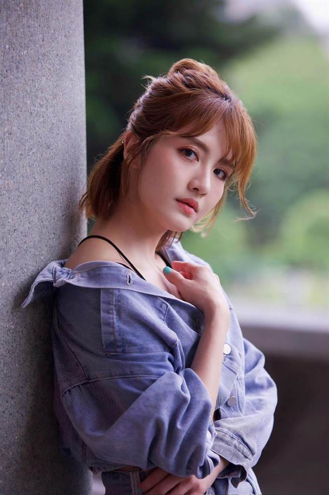 李宣榕演唱〈三十好几〉很有感。（罗永铭摄）