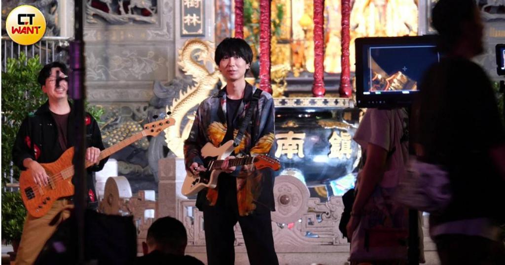 川谷繪音與所屬樂團「indigo la End」，9月來台取景宮廟拍攝MV。（圖／本刊攝影組）