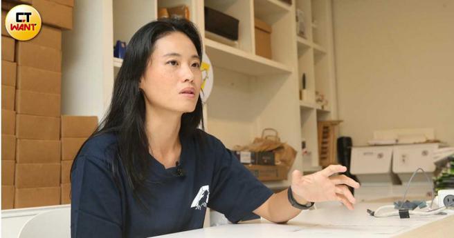 相信动物协会组长嘉馨指出，偏乡饲主没有「绝育」是饲养人责任的观念，变相成为社会的重担。（图／赵世勋摄）