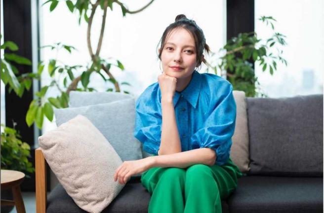 川谷绘音在2016年与混血女星贝琪闹出不伦恋。（图／取自贝琪IG）