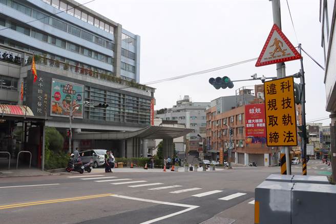 苗县增设35处路口行人专用时相，县长锺东锦吁全民打造友善行人通行环境。（苗栗县政府提供／李京升苗栗传真）