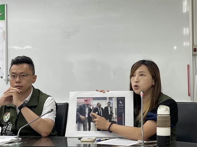 新北市议员陈乃瑜批评新北市秘书处长饶庆钰说谎，应主动请辞下台。（蔡亚桦摄）