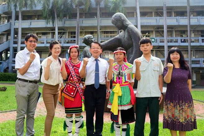 台中市语文竞赛复赛成绩日前出炉，侨泰高中获2特优、2全国赛代表、1优等、3甲等，写下歷年最佳成绩。（侨泰高中提供／潘虹恩台中传真）