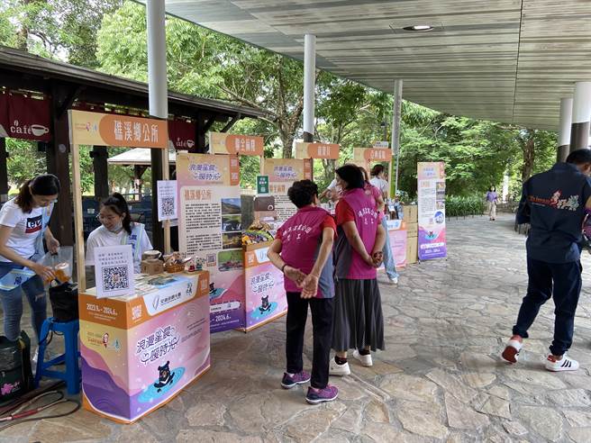 推广各区多样化的泉质成为观光新亮点，并结合在地自然风景、特色美食，把台湾温泉文化当成国际品牌行销。（吴佩蓉摄）