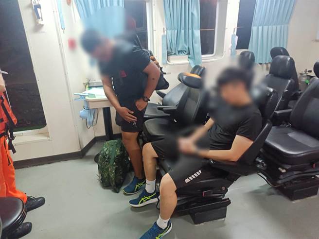 连江县北竿乡许姓男子日前因工作不慎，导致左手骨折，经评估有就医急迫性。（海巡署提供）