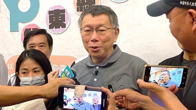 柯文哲被媒體問及陳吉仲請辭獲慰留的看法，直言「他繼續幹，對本黨的選情非常有利」。（蕭嘉蕙攝）