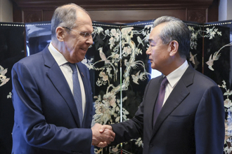 王毅會俄外長 籲加強戰略協作推進世界多極化