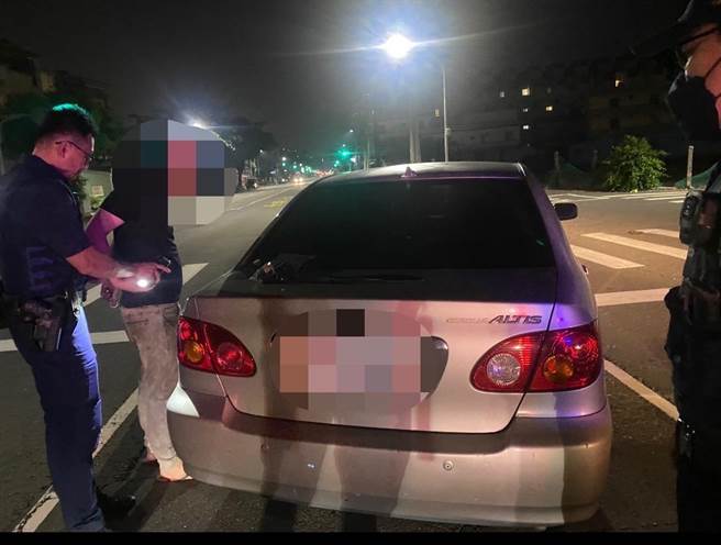 高雄冈山杨姓男子于9月15日携带毒品K他命，因开车闯红灯被逮。（翻摄照片／林瑞益高雄传真）