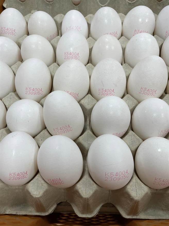 桃园市中山国小多年前创立脸书粉丝专页「中山午好呷」，每天PO出营养午餐的菜色，这次因应进口蛋问题延烧，也一併将国产洗选蛋的序号PO上网让家长放心。（图取自中山午好呷脸书粉专／陈梦茹桃园传真）