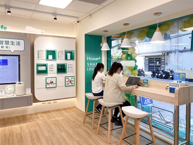 中嘉宽频新型态「智慧体验门市」以居家氛围感营造整体空间。（中嘉提供）