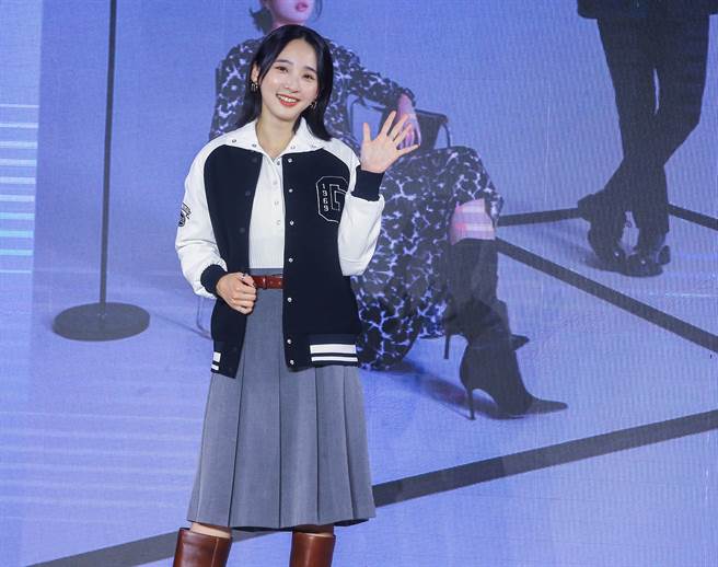 李沐的穿搭青春洋溢。（粘耿豪攝）