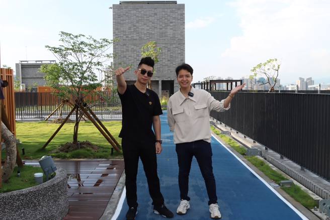 为推动居住正义，台中市府预计兴建1万户社会住宅，盼照顾更多青年与弱势民眾。而国民党台中市第6选区（中、西、东、南区）立委参选人、市议员罗廷玮（右）19日就表示「台中最大社会住宅在东区！持续争取！」。（取自罗廷玮脸书）