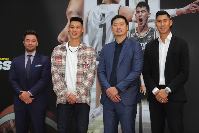 林书豪与新北国王签下1+1两年合约。(季志翔摄／黄邱伦新北传真)