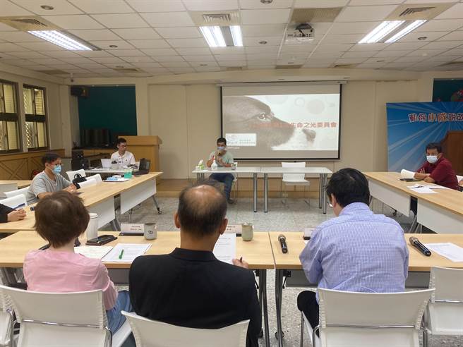 新北市动保处召开毛宝贝生命之光委员会。（新北市动保处提供）