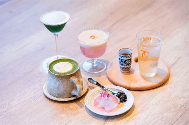 TOK尽兴食光饮品选择包括特调、茶饮、气泡饮、咖啡等。（石智中摄）
