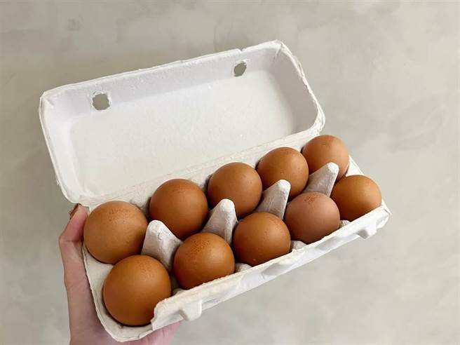 进口蛋效期标示争议不断，专家忧心，鸡蛋争议只是冰山一角，其他食材可能也面临类似问题，呼吁政府应通盘检讨，订定明确的食品标示指引。（示意图／本报资料照）