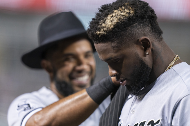 罗伯特连2天上演烟火秀。（美联社）