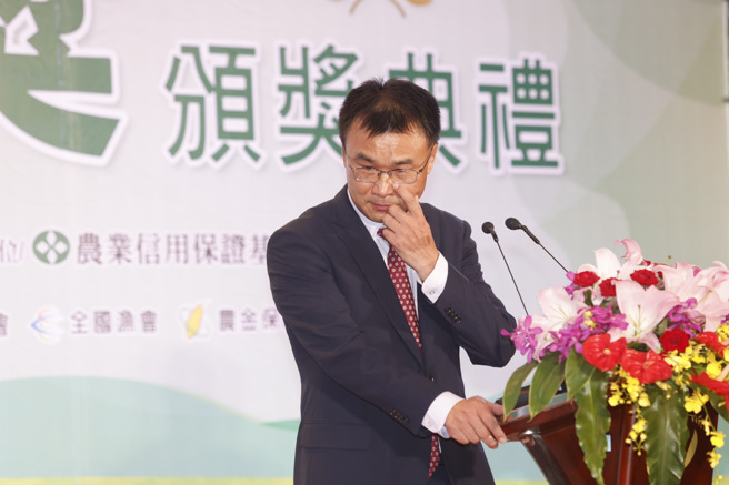 农业部长陈吉仲昨日在脸书宣布决定请辞。20日陈吉仲出席公开活动致词后，一度落泪。（陈信翰摄）