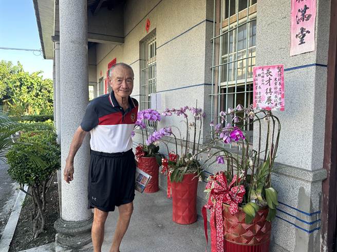 對於陳吉仲即將下台，父親淡淡地說，可以好好休息了。(林和生攝)。