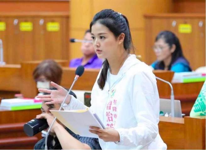 ▲基隆市议员曾怡芳针对「公车私用」案痛批，要求警察局长务必严加检讨，不要只会要求基层员警爆肝卖命，却对高阶警官放水摆烂。（曾怡芳办公室提供／徐佑升基隆传真）