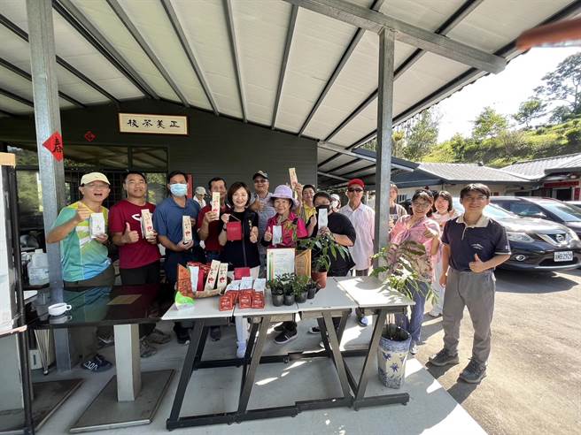 涩水社区参与林业保育署南投分署社区林业计画6年，落实手作步道、生物资源调查、巡守监测等，20日成果分享。（林业保育署南投分署提供／杨静茹南投传真）