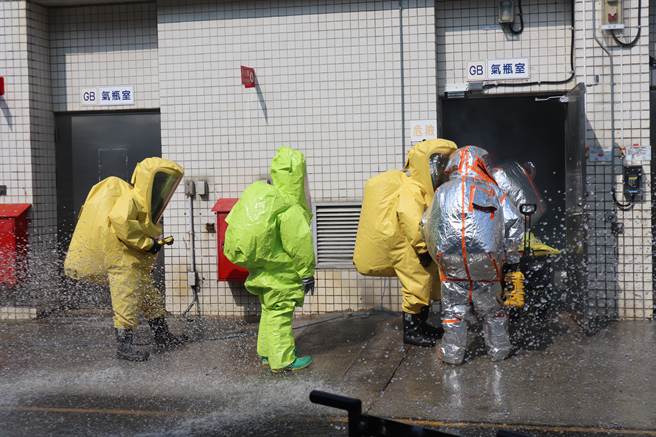 新竹县府在竹举办大规模震灾救灾动员演练暨灾害防救演习，并採「半预警、无脚本、不压缩演习时序」拟真模式进行。（邱立雅摄）