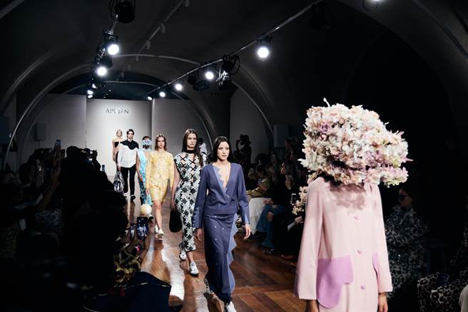 睽违三年，Apujan重返伦敦时装周实体秀展。（Apujan提供／黄唯淯台北提供）
