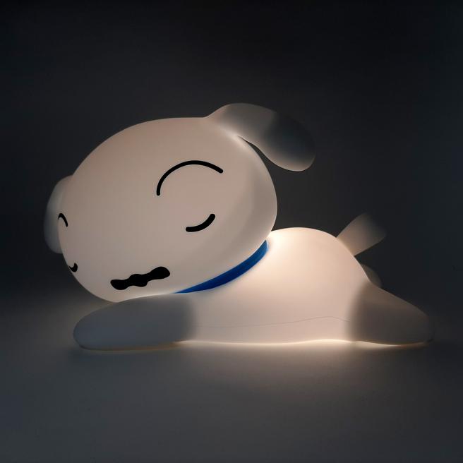 蜡笔小新一番赏C奖小白夜灯。（台湾万代南梦宫提供／古明弘台北传真）