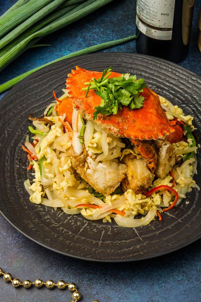 「桂花大沙公」肉質紮實有咬勁，醬汁花香四溢，是老少咸宜的吮指美味。(北投大地酒店提供)