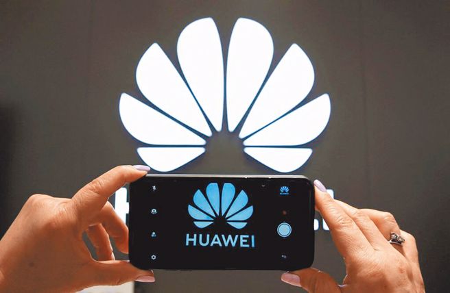 华为本身做通讯起家，没有被指出手机电磁波超标相关问题。（图／路透）