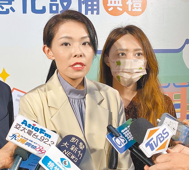新竹市长高虹安19日被爆出护航寡妇楼都更案，新竹市府以相关审议多为前市长林智坚及代理市长陈章贤任内核定回应。（资料照／陈育贤摄）