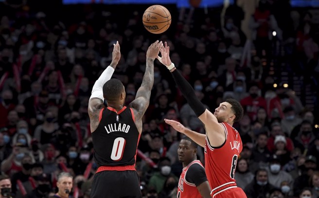 利拉德或有可能跟拉文(右)互换东家。(美联社资料照)