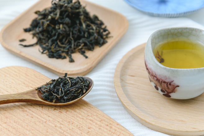 高检查扣120公吨境外茶混充高檔台茶 北市2家老茶行涉案（示意图/shutterstock达志影像）