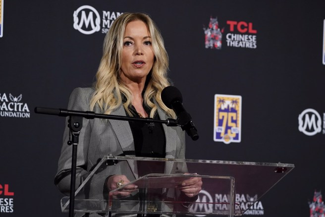 湖人老板珍妮巴斯。(美联社资料照)