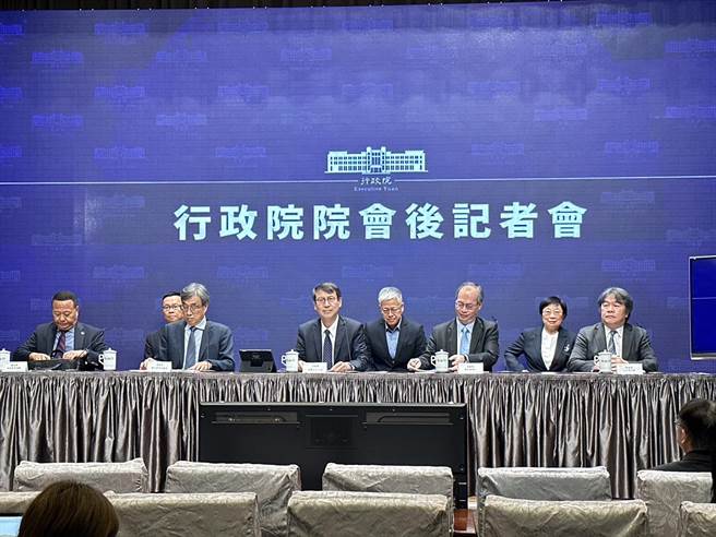行政院会今日通过《最低工资法》草案。（黄婉婷摄）