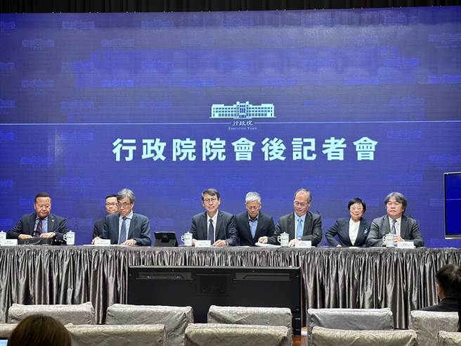 行政院会今日通过教育部体育署研拟的《运动产业发展条例》第24条之1修正草案。（黄婉婷摄）