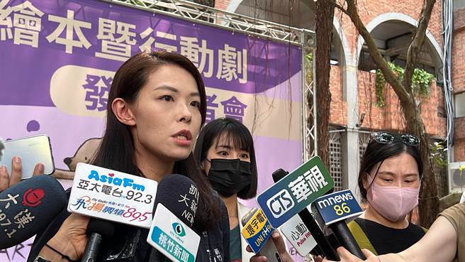 新竹市长高虹安今表示，解鸿年长年担任竹市各项委员会委员，在林智坚时期也被聘用，怎到她任内就变跟建商勾结。（王惠慧摄）