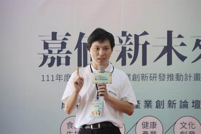 和技精密科技公司经理周明树指市府总追着他问「有哪里可以帮忙」。（吕妍庭摄）