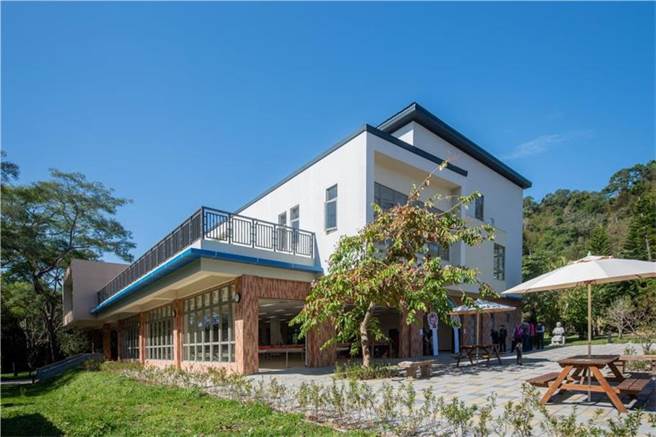 桃园市体育局打造阿姆坪水上训练中心委外营运，选手和家长们质疑迟未开放影响训练权益。（桃市体育局提供／吕筱蝉桃园传真）