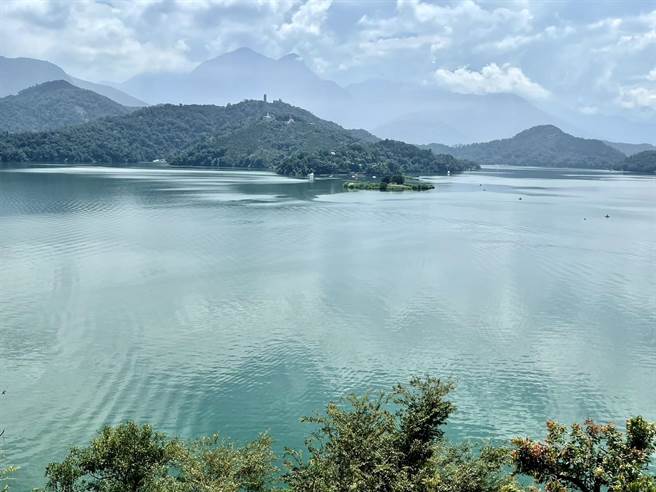 南投县府将日月潭画设为空气品质维护区，预计11月1日公告施行，届时日月潭将成为全县第一处空品维护区。（杨静茹摄）