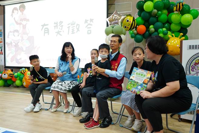 透过阅读，可以让偏乡的孩子长出一对实现梦想的翅膀展翅高飞。(图／金门县教育处提供)