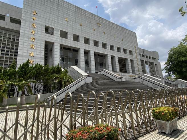 彰化市公所清洁队王姓班长利用职务之便，让同事儿子近2吨事业废弃物载至垃圾转运站倾倒，对方可省3万余元处理费，一审判王1年4月，缓刑3年、褫夺公权2年，王不服上诉二审，法官驳回上诉，可上诉三审。（本报资料照）