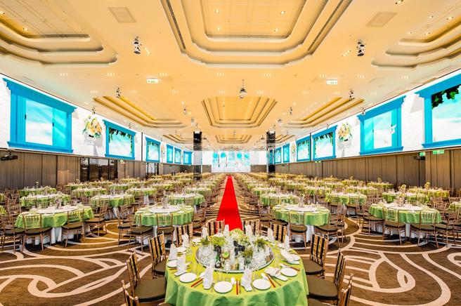 云品国际今年大型外烩已接单超过7000桌；图为颐品大饭店新庄的7楼宴会场地。（云品国际提供）