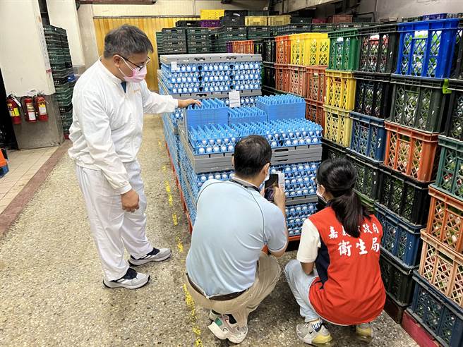 嘉义市卫生局20日曾到勤亿蛋品加工厂查核，现场无发现过期产品，另已抽验冷冻蛋黄液、冷冻蛋白液及冷冻全蛋液。（嘉义市卫生局提供∕吕妍庭嘉义传真）