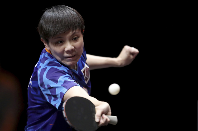 郑怡静率中华女团夺下第1点。（美联社资料照）